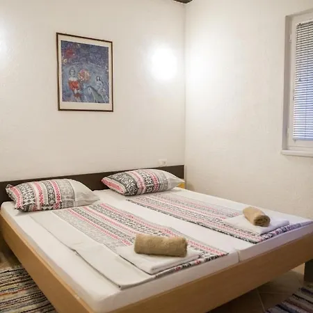 Lohovo House بيهاتش